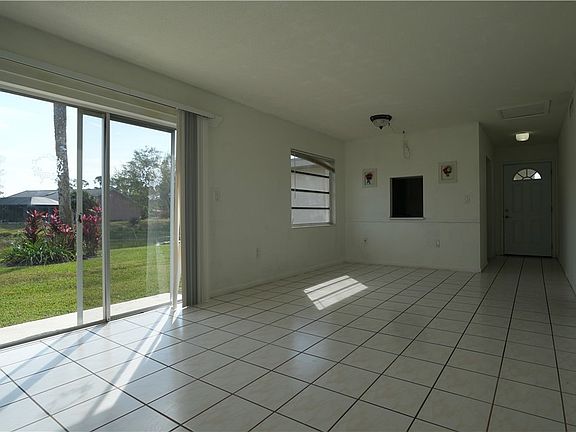 2nd image of 720 Joel Blvd #E