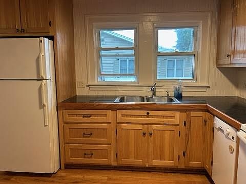 3rd image of 51 Parkwood Dr