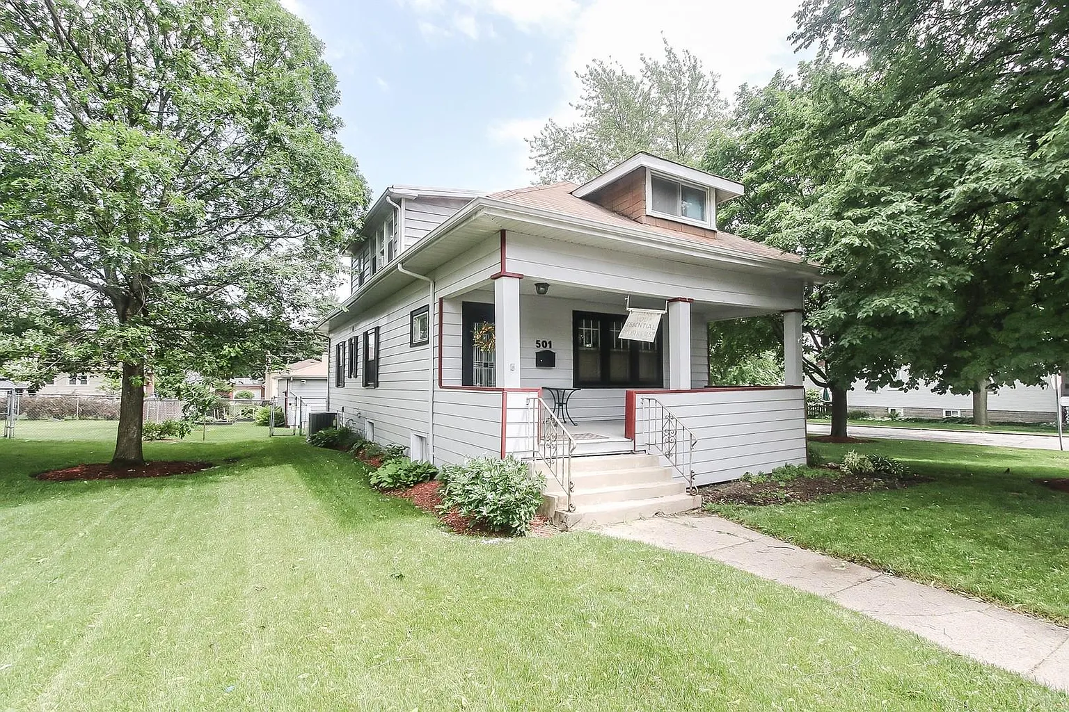501 N Arlington Heights Rd photo 1