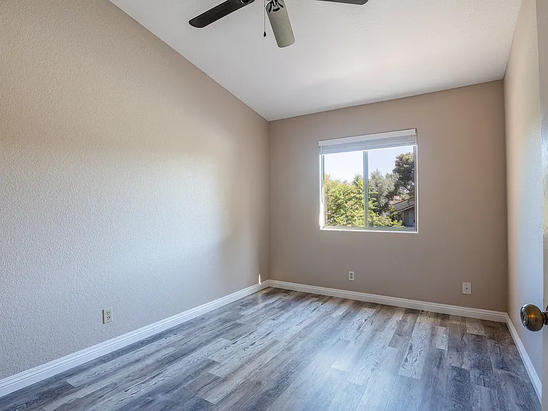 448 Tava Ln — Photo 17
