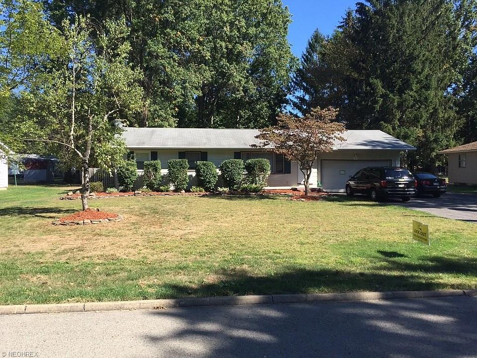 2nd image of 145 Carolyn Ave