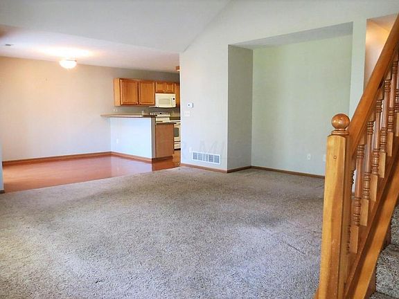 4th image of 7795 Meadowlark Ln S