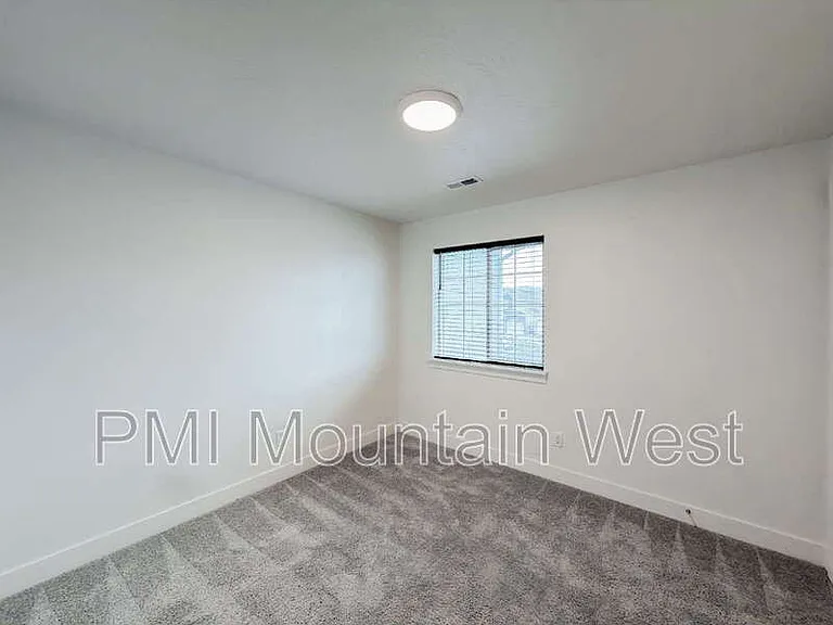 4924 E Breezy Patch Rd — Photo 19