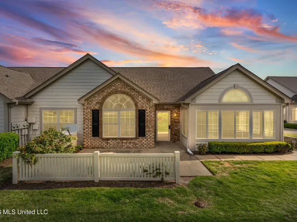 8686 Parkview Oaks Cir, Olive Branch, MS 38654