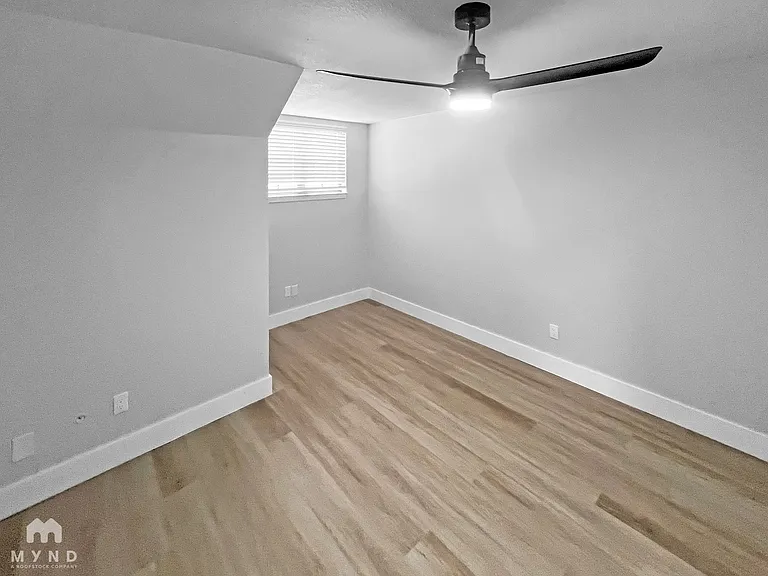 1215 Spring Lake Dr — Photo 32
