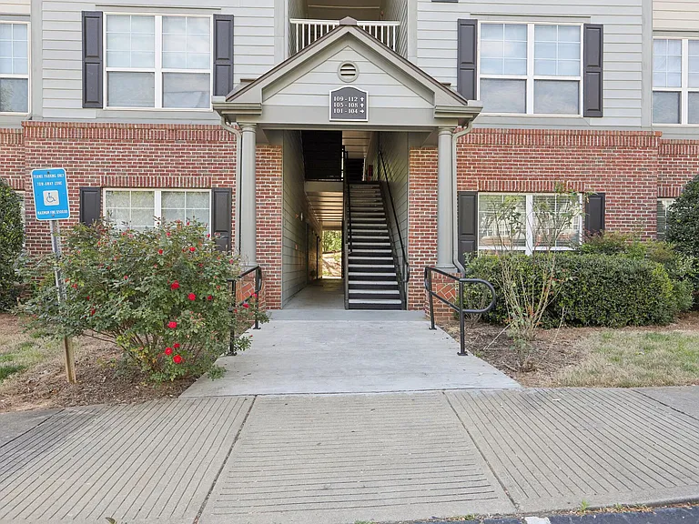 Brookside Park Apartments — Photo 20