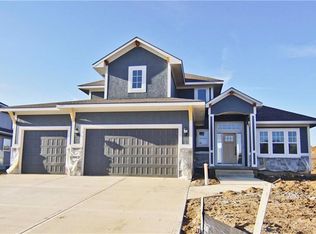 1313 NE Brandywine Dr, Lees Summit, MO 64064