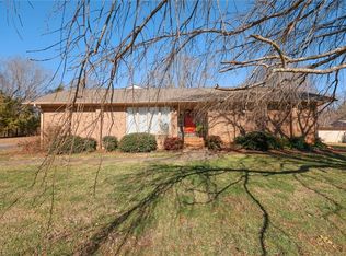 8120 Thorndike Rd, Greensboro, NC 27409