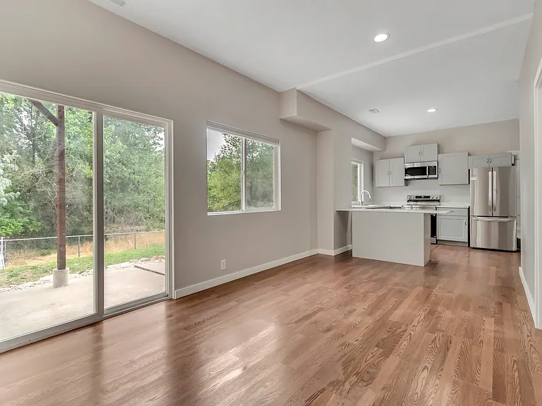 2154 E Wasatch Blvd — Photo 10