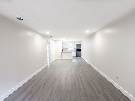 4th image of 3864 7th Ave N #D