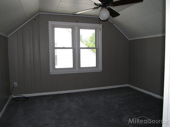 3rd image of 20469 Washtenaw St