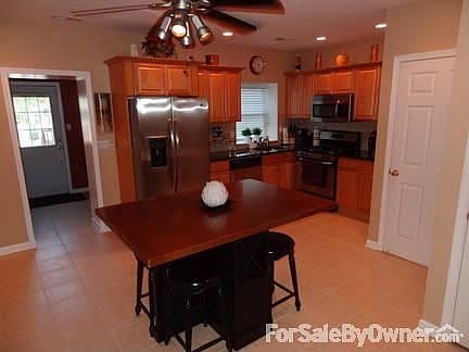 Beautiful Kitchen
						:
						Granite countertops,pantry, Stainless Steel Appliances and gorgeous cabinets