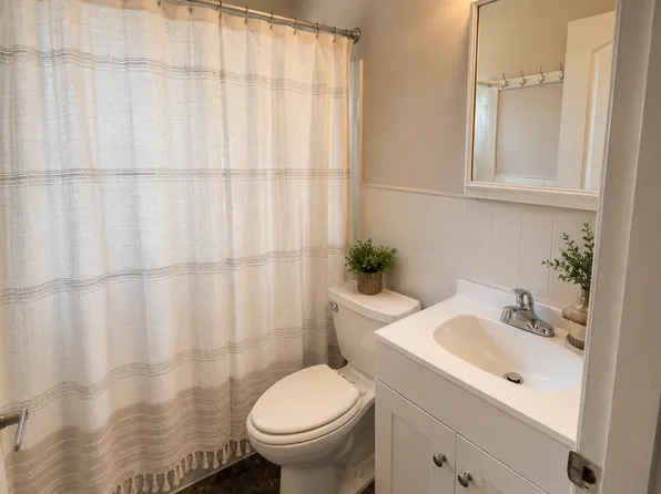 9524 Guthrie Ave, Saint Louis, MO 63134