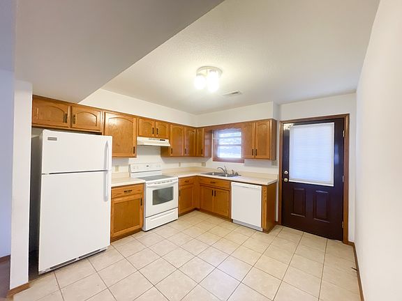 5th image of 1547 Belair Dr