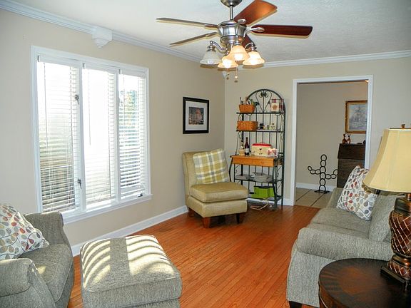 3rd image of 13441 Stone Dr