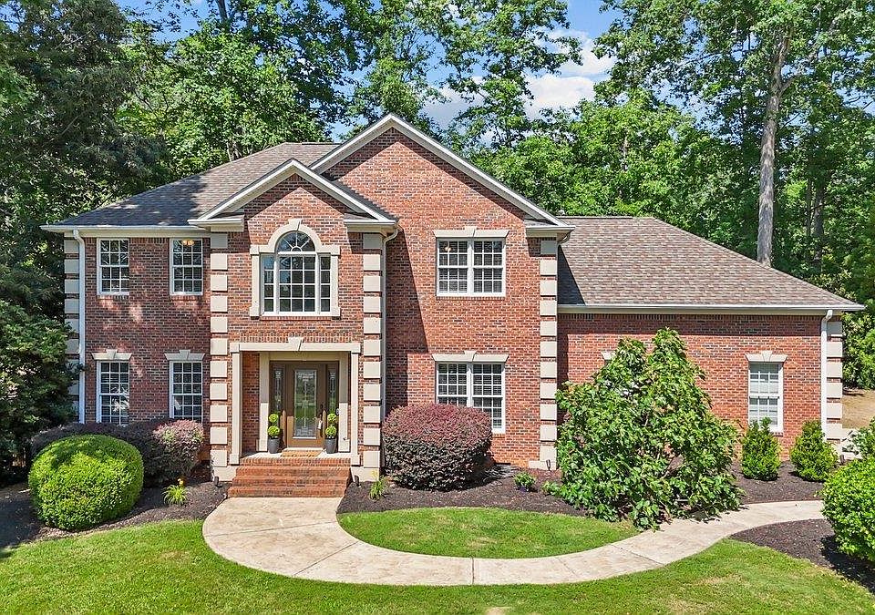 1st image of 155 Lake Park Dr