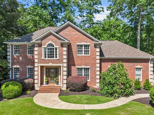 155 Lake Park Dr, Spartanburg, SC 29301
