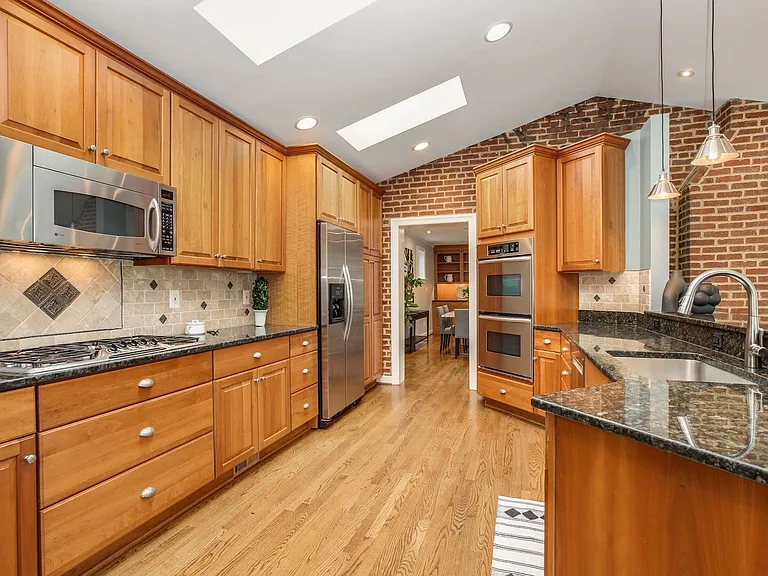 3233 Stephenson Pl NW — Photo 13