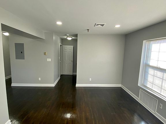 3rd image of 495 Valley St #13