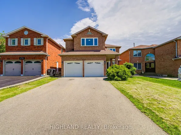 4777 Crystal Rose Dr, Mississauga, ON L5V 1G9