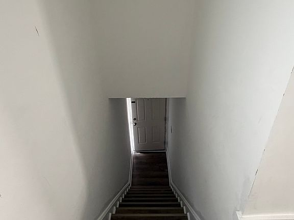 2nd image of 227 Palmer St Floor 2