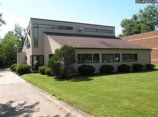 1290 Bassett Rd, Westlake, OH 44145