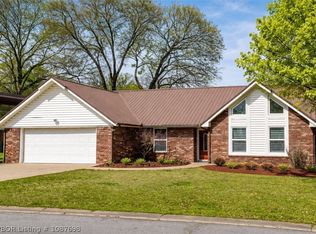 921 E Helen St, Sallisaw, OK 74955