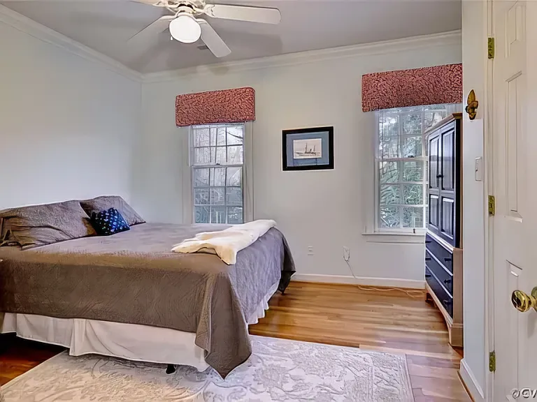 125 Woodmere Ct — Photo 31