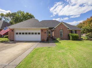 97 Autumn Valley Dr, Jackson, TN 38305