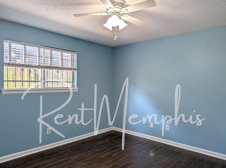 358 E Pkwy N #4 — Photo 9