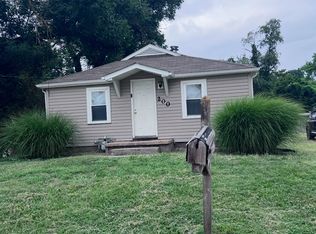 202 Clara St, Swansea, IL 62226