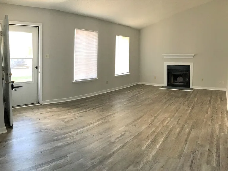 118 Marlene Dr — Photo 2