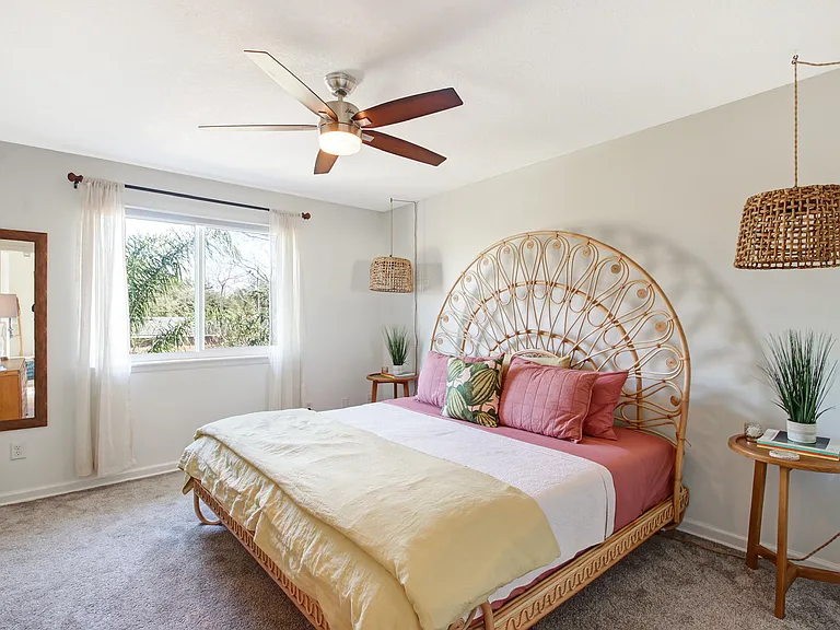 660 Aquatic Dr — Photo 3