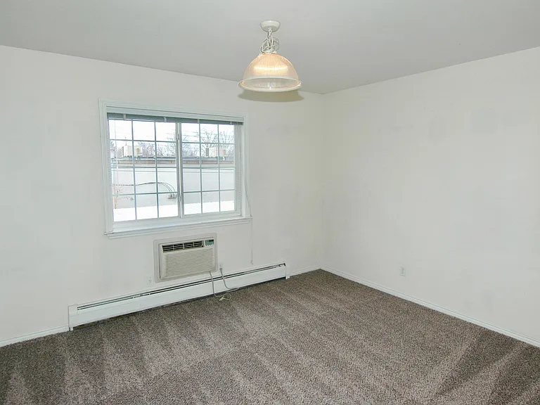 2440 Parmenter Blvd #63 — Photo 7