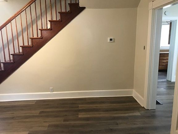 4th image of 742 E 4th St