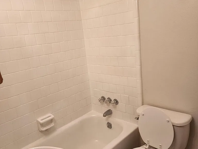 585 Marina St — Photo 11