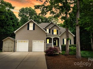 6188 Neptune Dr, Denver, NC 28037