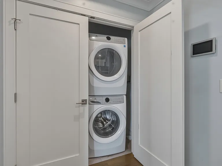 134 Chelsea St #1 — Photo 15