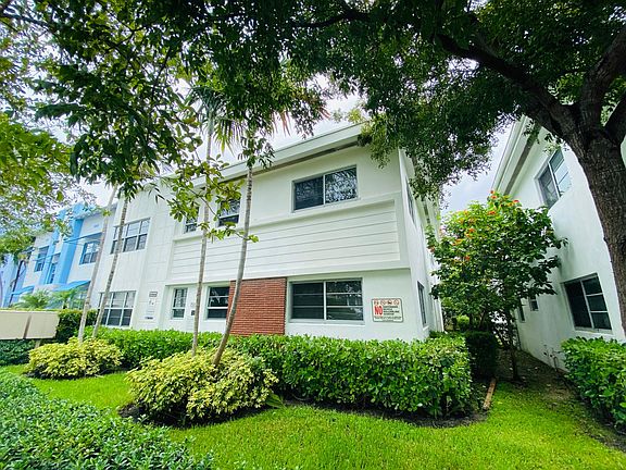 2nd image of 1552 Pennsylvania Ave #114