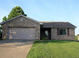 1015 Pebble Creek Dr, Jeffersonville, IN 47130
