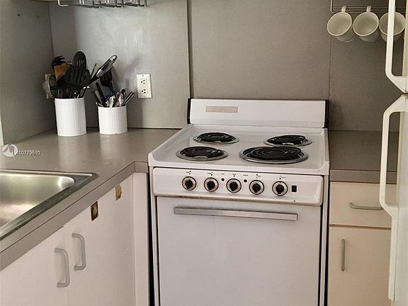 4th image of 1460 Ocean Dr APT 402