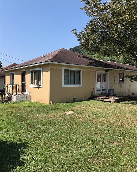 2nd image of 208 Lee St