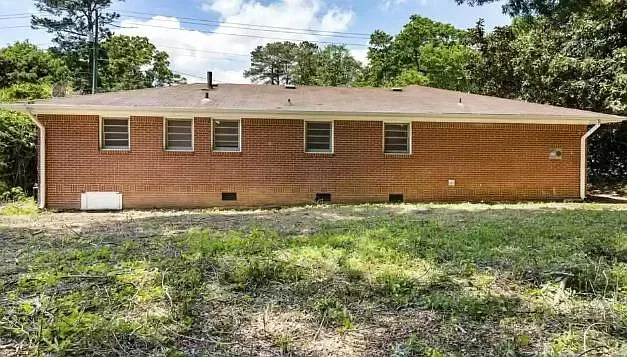 3 bed, 1.5 bath, 1050 sqft, $1,600 — Photo 2