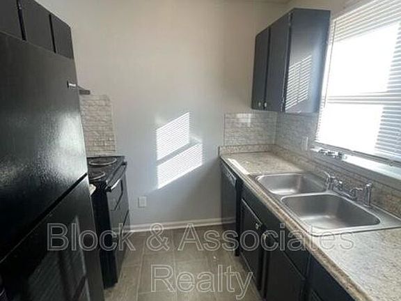 4th image of 500 N Church St APT 14