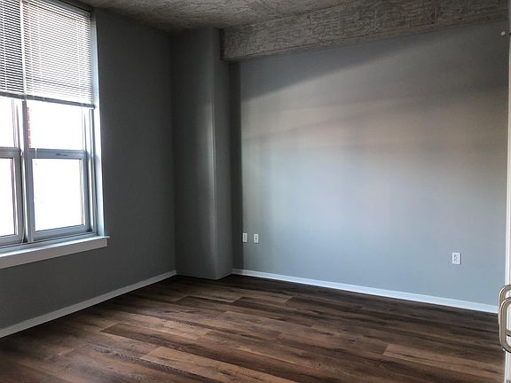 5th image of 1137 S Delano Ct E #W527