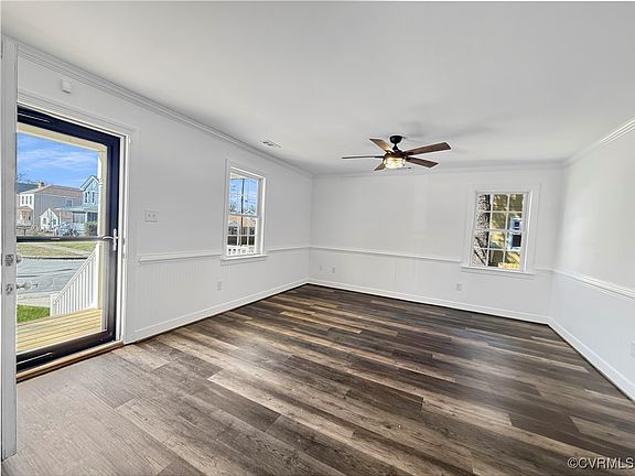 3rd image of 1016 Young St