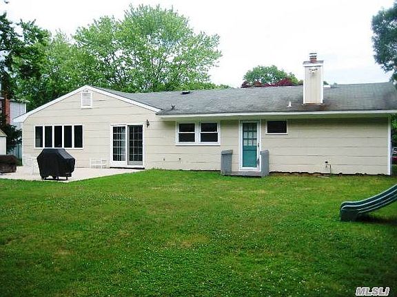 2nd image of 46 Wellsley Ln