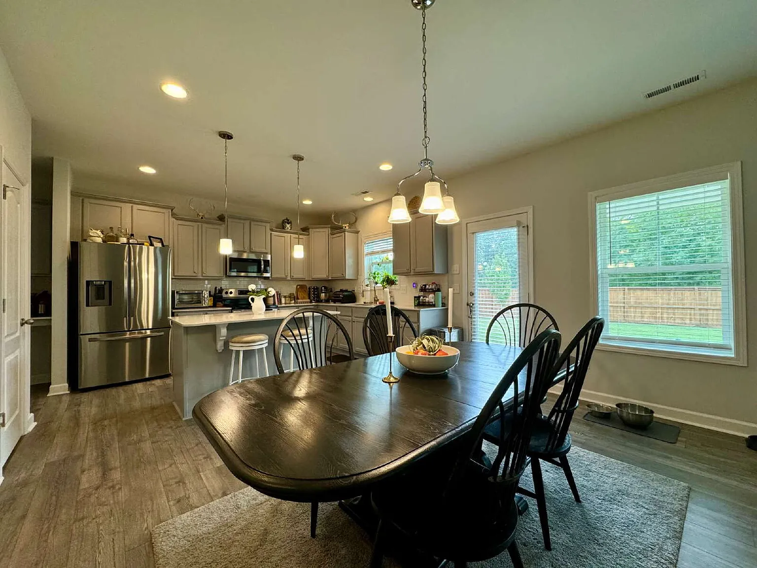 4 bed, 2.5 bath, 2256 sqft, $2,200 — Photo 4