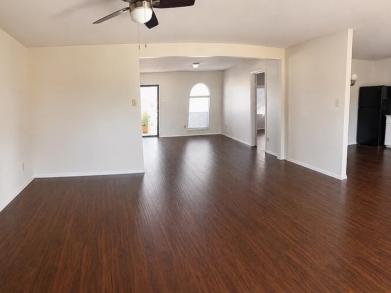 1825 Overglen Dr — Photo 4