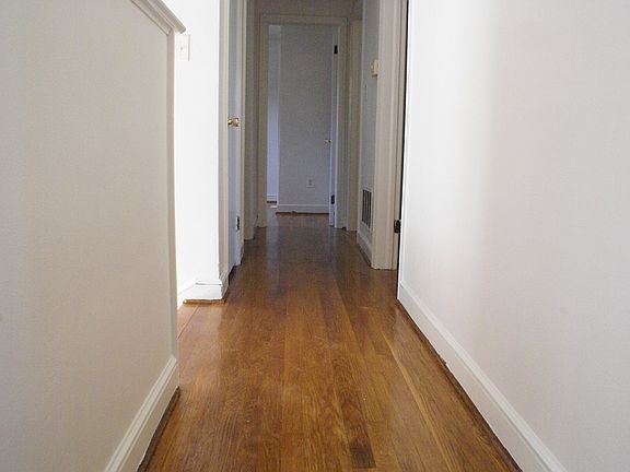 2nd image of 512 Wentworth Ave NE